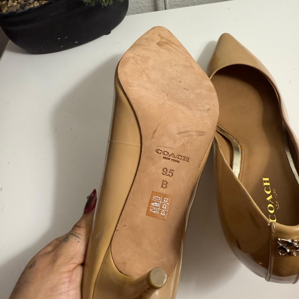 Coach Tan Women's Heels - Picture 4 of 6